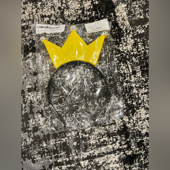 Crowns purchased from Amazon but never worn. - Picture 2 of 2